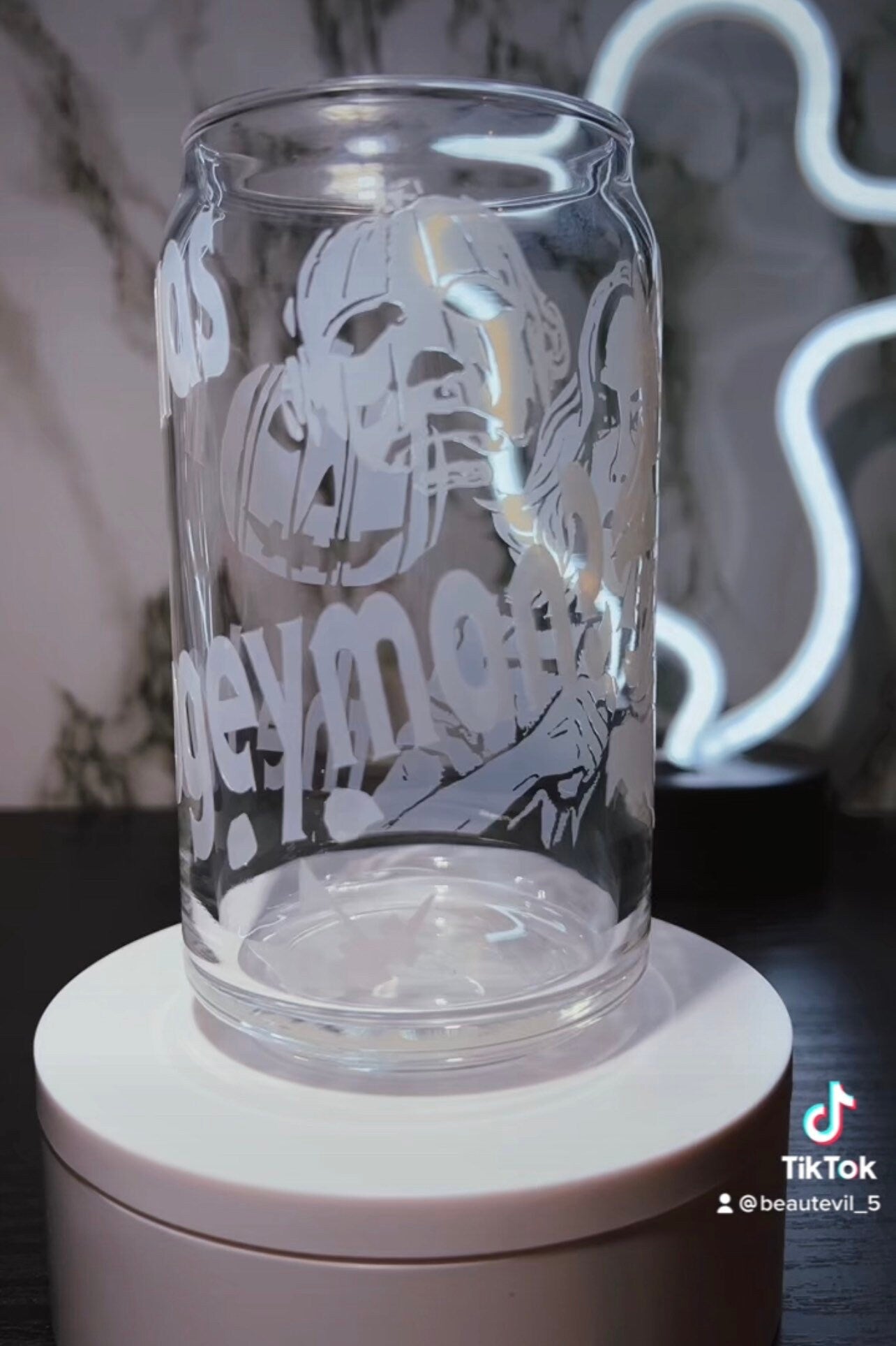 Laurie Strode color changing orange permanent vinyl on libbey beer can glass